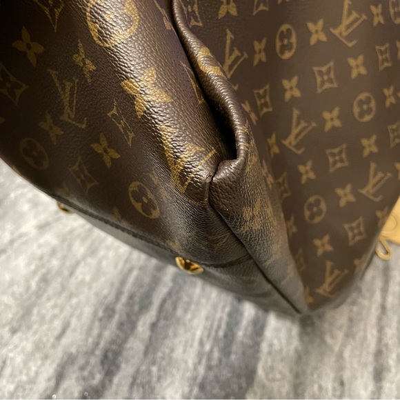 Louis Vuitton Artsy MM - Picture 12 of 16